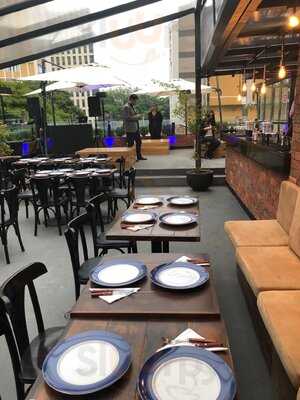 Upper - Bbq & Roof & Drinks