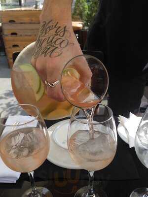 Upper - Bbq & Roof & Drinks