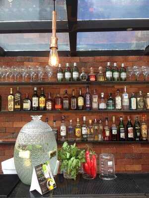 Upper - Bbq & Roof & Drinks