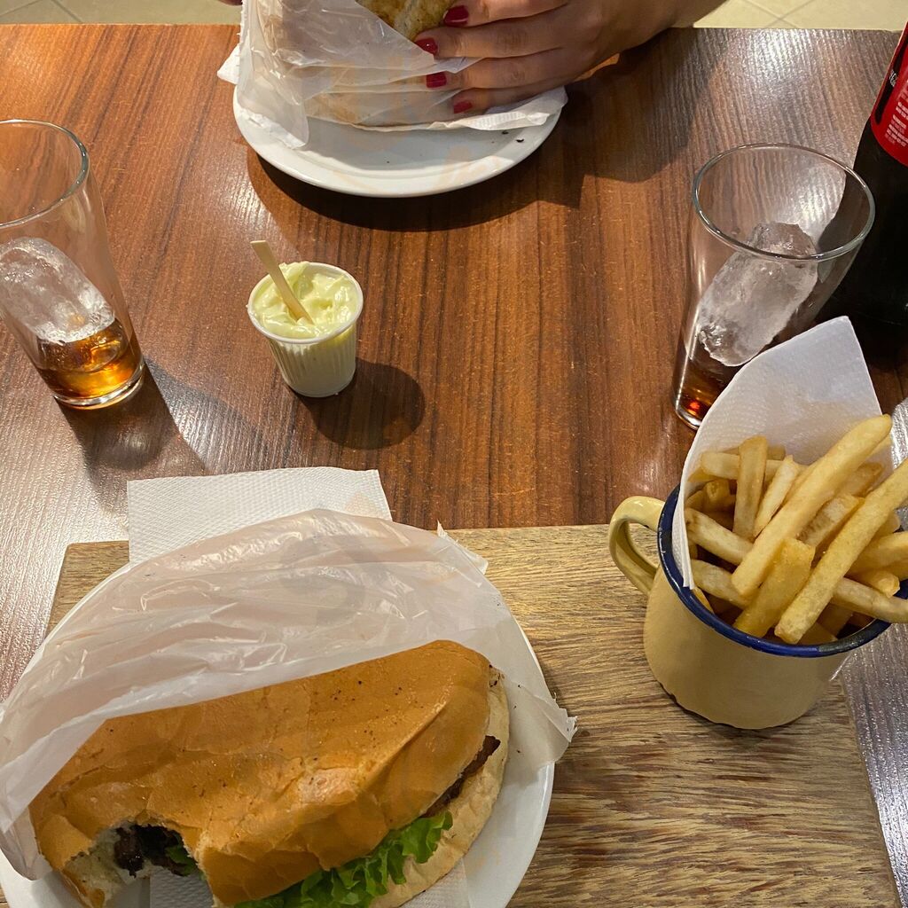 Xis da Dona Laura: lanches com alma, São Francisco de Paula