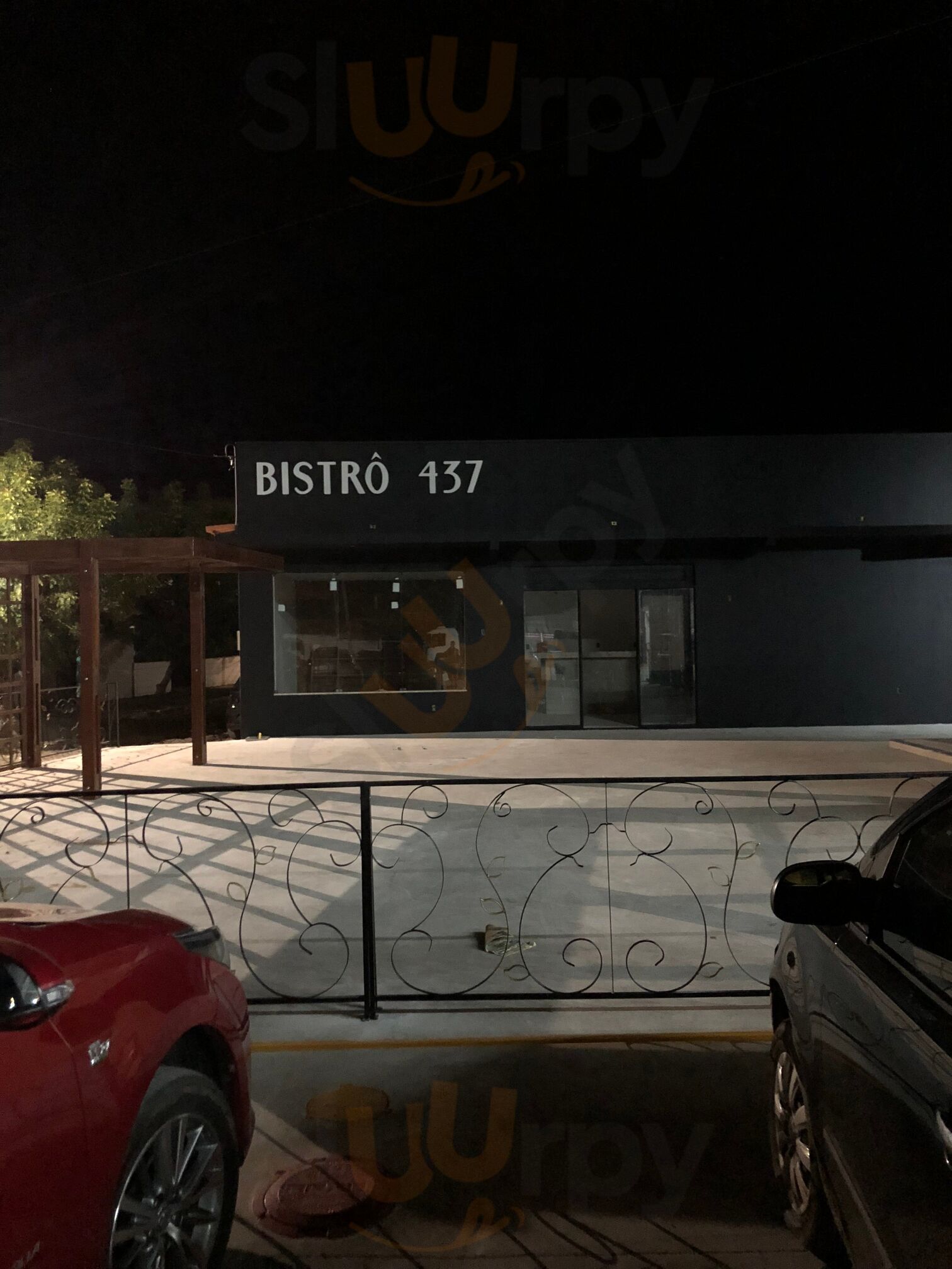 Bistro 437