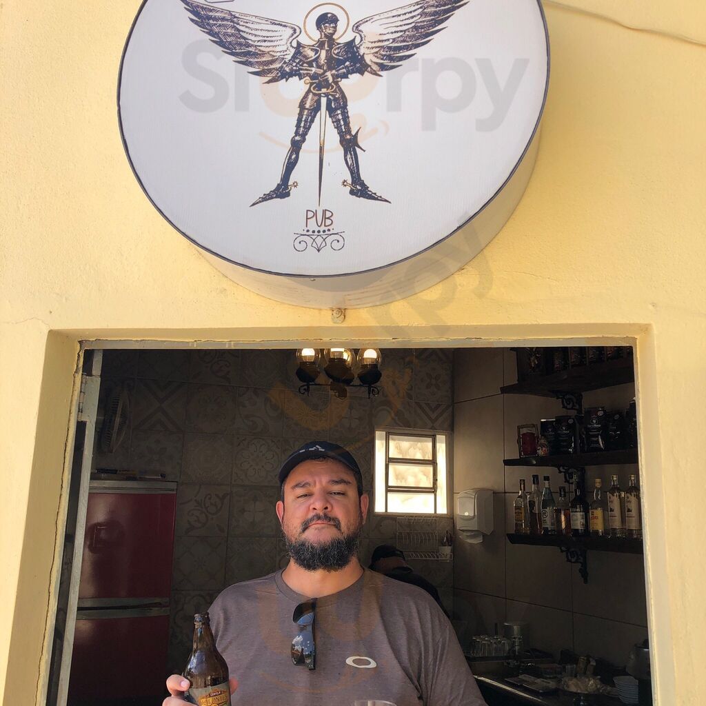 Arcanjo Miguel Pub