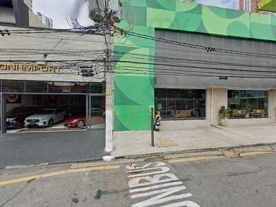 Makis Place Analia Franco