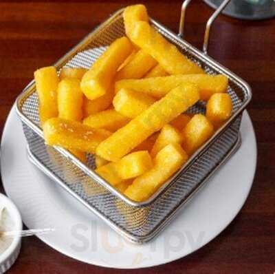 Diproposito Happy Hour