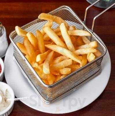 Diproposito Happy Hour