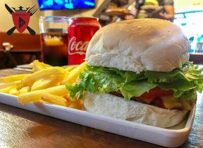 Diproposito Happy Hour