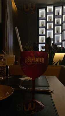 Sutton Club E Restaurante