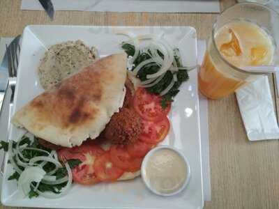 Zaman - Restaurante E Café Árabe