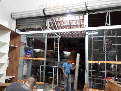 Cristaly Restaurante Pizzaria E Esfiharia