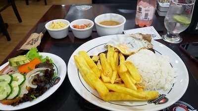 Restaurante Charme Brasileiro Lanches & Refeicoes