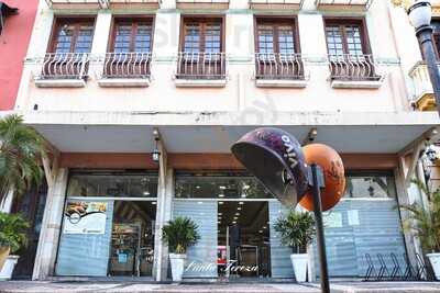 L.f. De Arruda Bombonieri