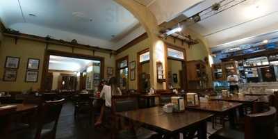 L.f. De Arruda Bombonieri