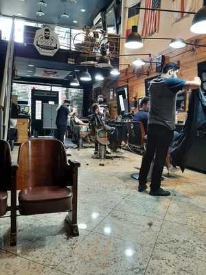 Barbudos Barbearia Augusto Tolle