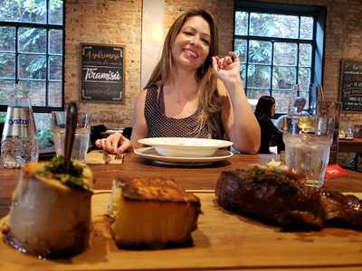 Leopoldina's - Emporio Dos Lanches