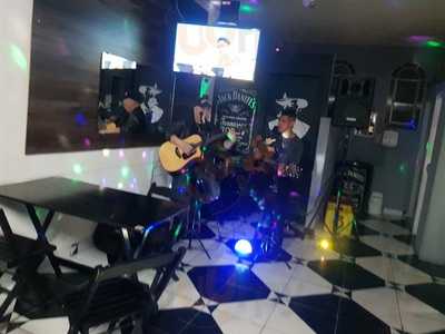 Denaro's Bar E Grill