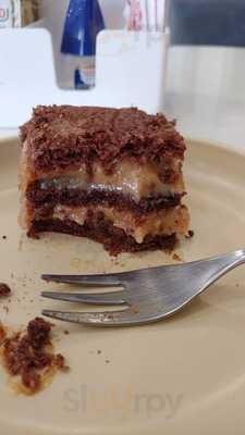 Illes Café & Bistrô