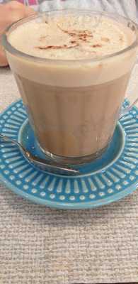 Illes Café & Bistrô