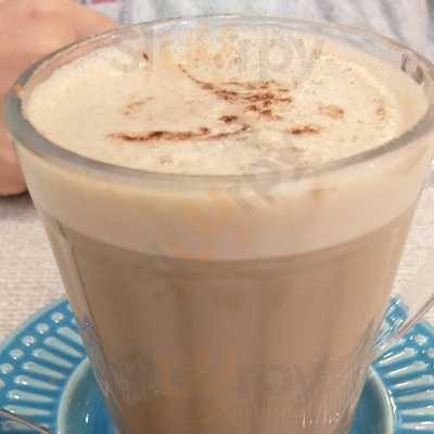 Illes Café & Bistrô