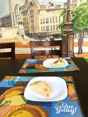 Que Guay Empanadas