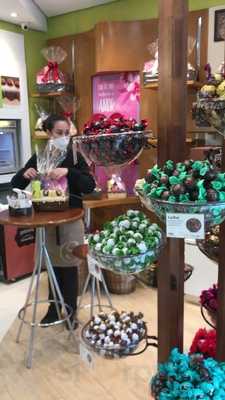 G G Chocolate E Cafe