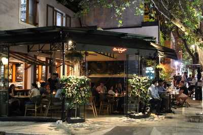 B & W Jardins Cafeteria