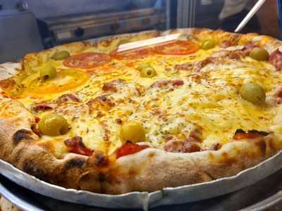 Andreia Paes E Doces