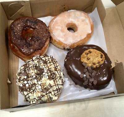 The Good Cop Donut Shophttps://www.facebook.com/thegoodcopdonut/