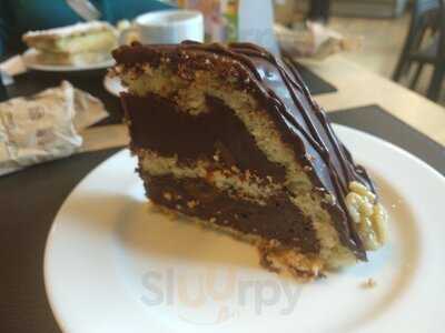 Le Dépanneur Delicatessen