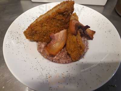 History Lounge And Food