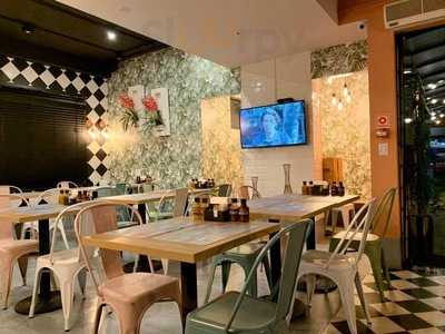 B/side - Burgers & Bowls