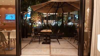 B/side Burgers & Bowls Curitiba