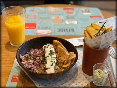 B/side Burgers & Bowls Curitiba