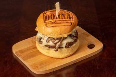 Donna Hamburgueria Artesanal