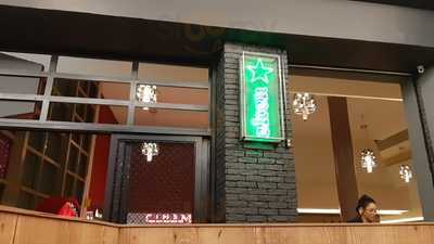 La & Ca Burgers Sports Bar