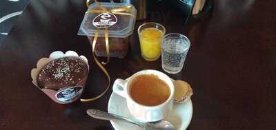 Isidoro Cafe & Bistro