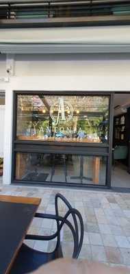 Antonia Sabores & Café