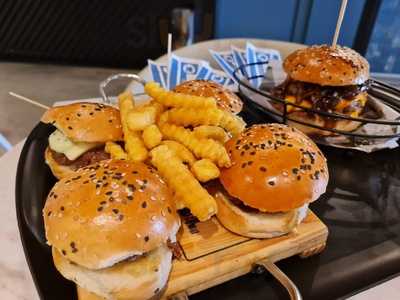 Becool Burger And Shake