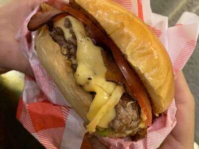 Columbia Burger E Breja