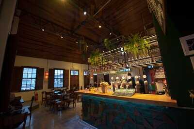 Down Town Pub & Garden