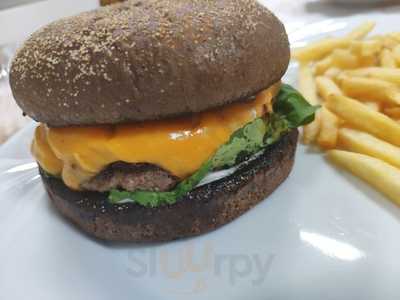 Sakura Beach Food - Burger, Poke & Sushi