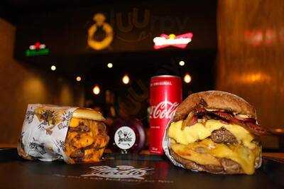 Hamburgueria Invictus