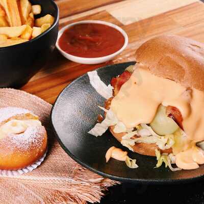 Campello Pizza Burger