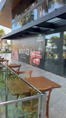 Meet & Meat Steakhouse