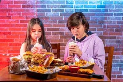 Fan Hour Games And Burgers