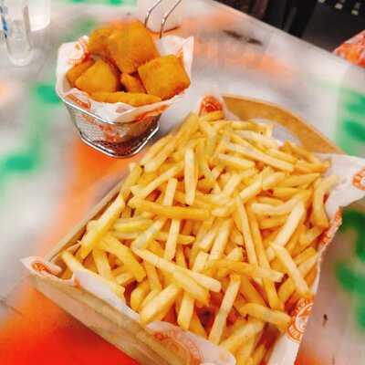 James' Burger Mate E Fritas