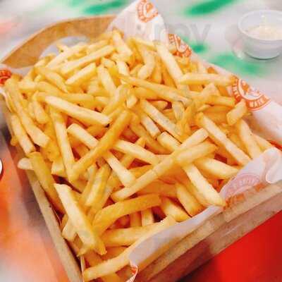 James' Burger Mate E Fritas