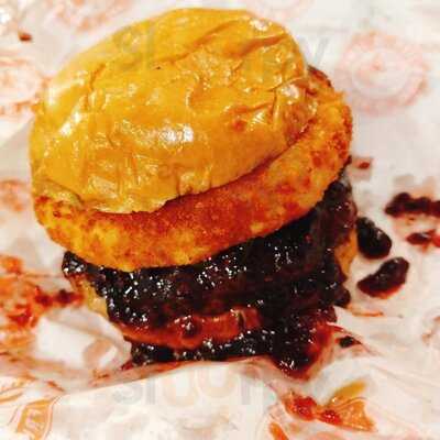 James' Burger Mate E Fritas