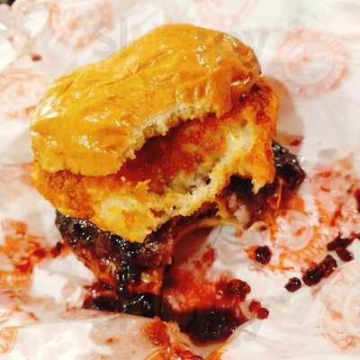 James' Burger Mate E Fritas