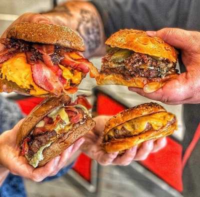 James' Burger Mate E Fritas