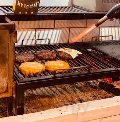 James' Burger Mate E Fritas